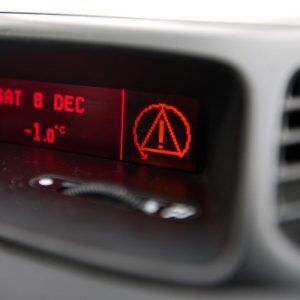 Zagreb, 8.12.2012 - Snijeg u Zagrebu zaustavio je javni prijevoz te paralizirao grad, no odlučna trojka pogonjena perjanicom talijanske auto industrije - Alfom Romeo Crosswagon - prkosi svim vremenskim uvjetima.