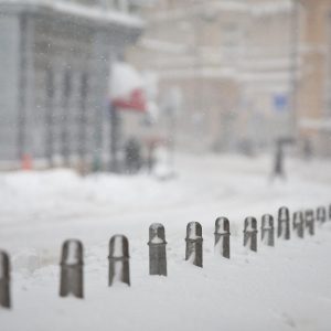 Zagreb, 8.12.2012 - Snijeg u Zagrebu zaustavio je javni prijevoz te paralizirao grad.